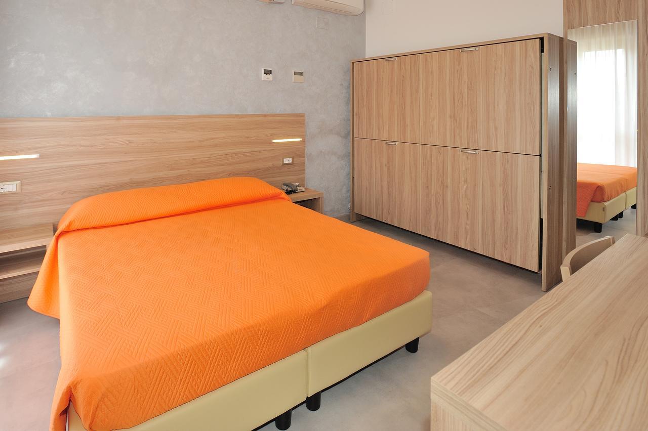 Hotel Lidia Alba Adriatica Exterior foto